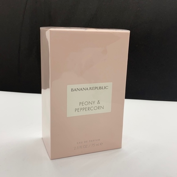 𝅺Banana Republic Peony Peppercorn - Picture 1 of 2